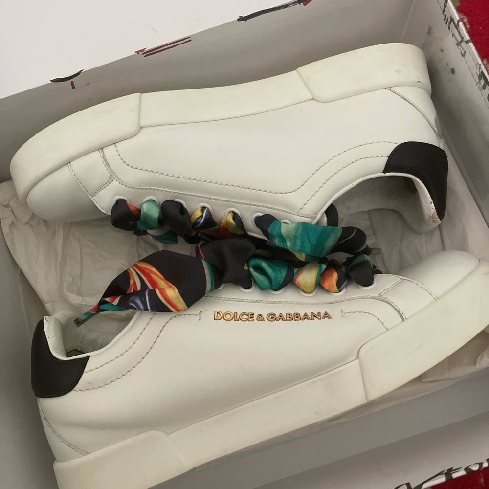 Used dolce & gabbana lace sneakers